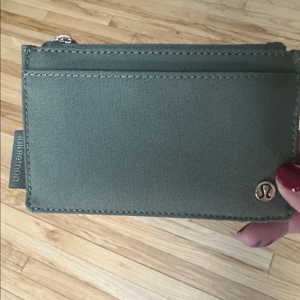 Lululemon Clippable Card Case - Picture 8 of 9